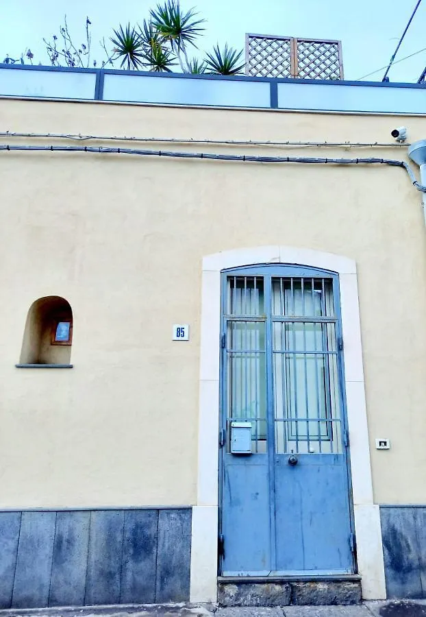 Appartamento Saponaria casa al mare Aeroporto di Catania Fontana Rossa Italia